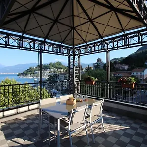 Maison Vittoria Maggiore , Laveno-Mombello Italien