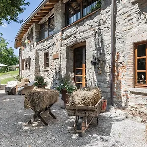 Cascina Mirandola Фермерский дом Комо